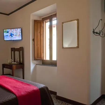 Dolce Rosa ♡ Centro Storico Bed & Breakfast 3*