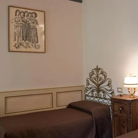 Dolce Rosa ♡ Centro Storico Bed & Breakfast 3*