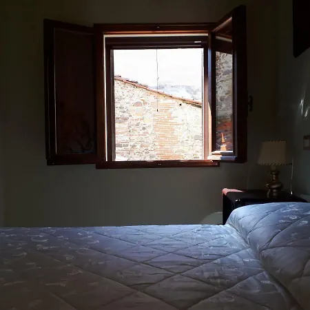 Dolce Rosa ♡ Centro Storico Bed & Breakfast 3*